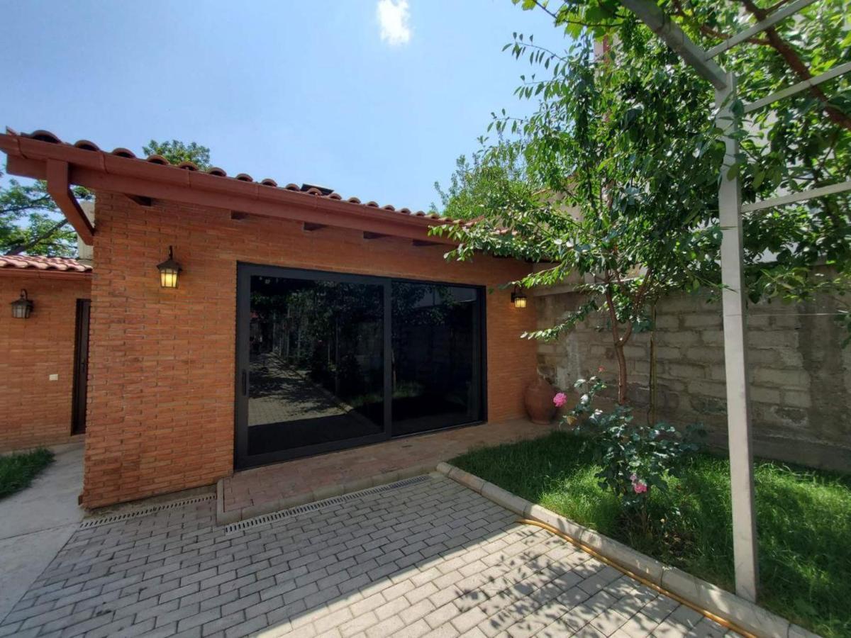 Guesthouse Anna 第比利斯 外观 照片
